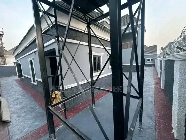 4bdrm Duplex in Apo Resettlement for sale in Apo Resettlement
