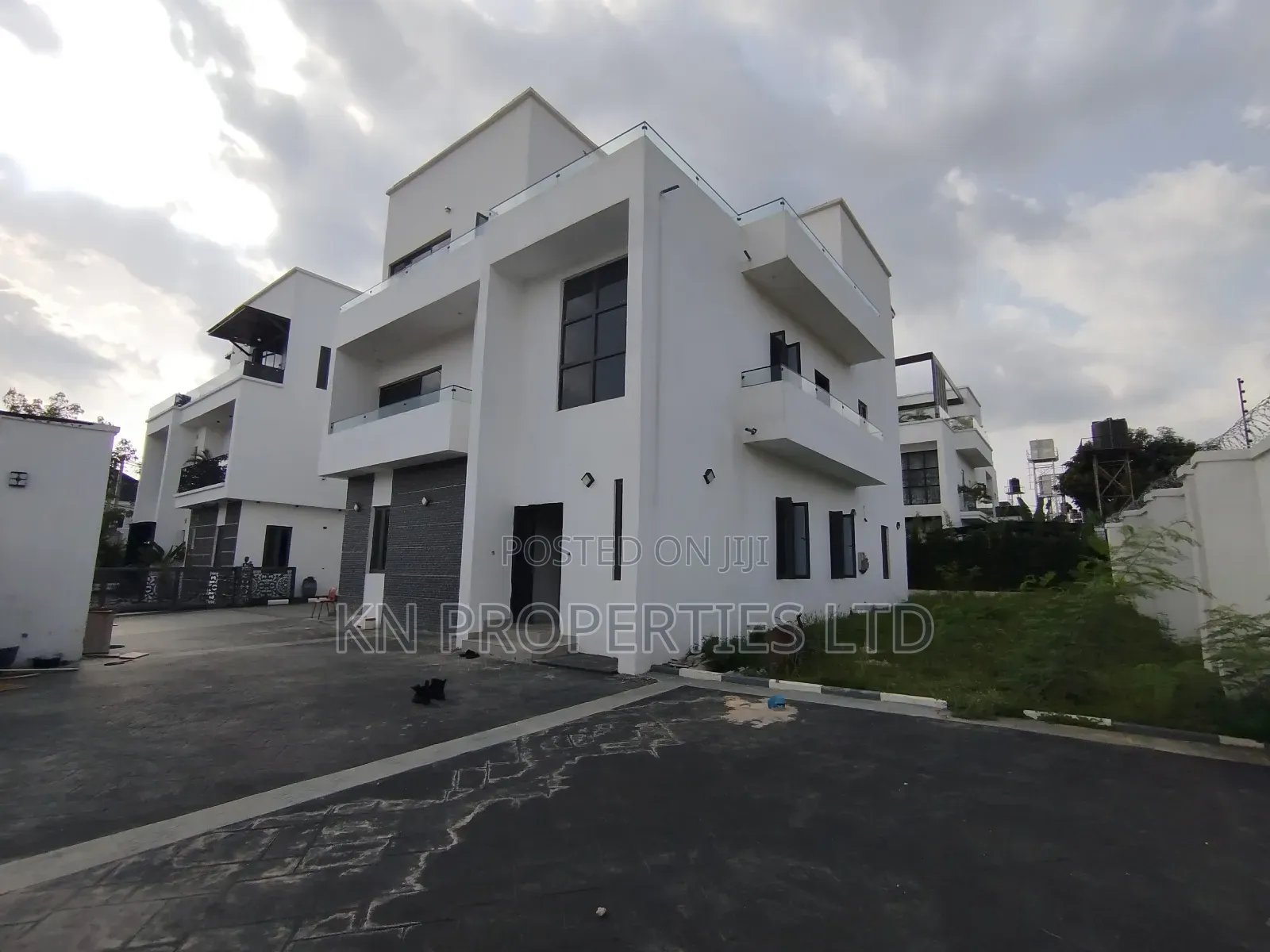 4bdrm Duplex in Kado for rent in Kado