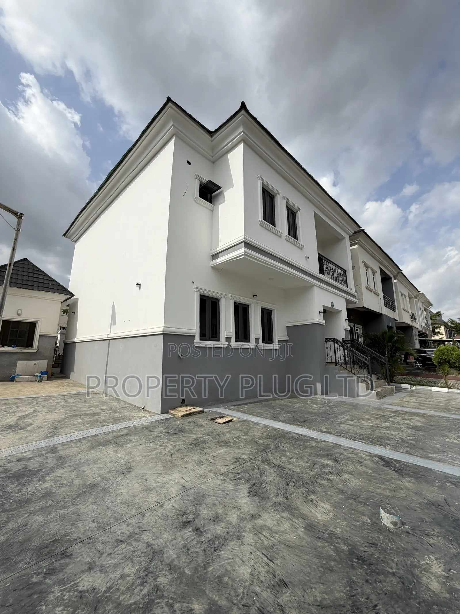 3bdrm Townhouse/Terrace in Idu for sale in Idu