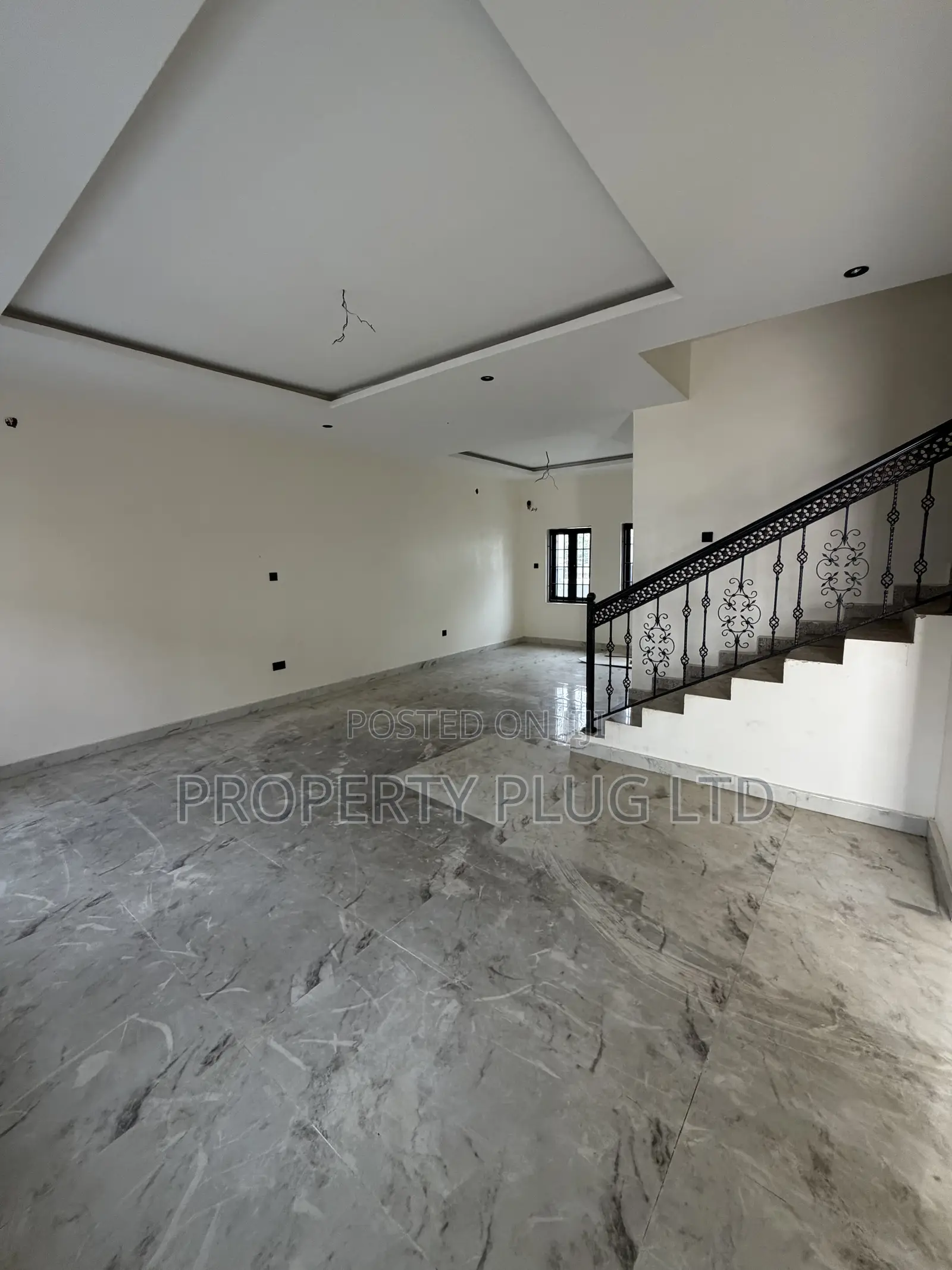 3bdrm Townhouse/Terrace in Idu for sale in Idu