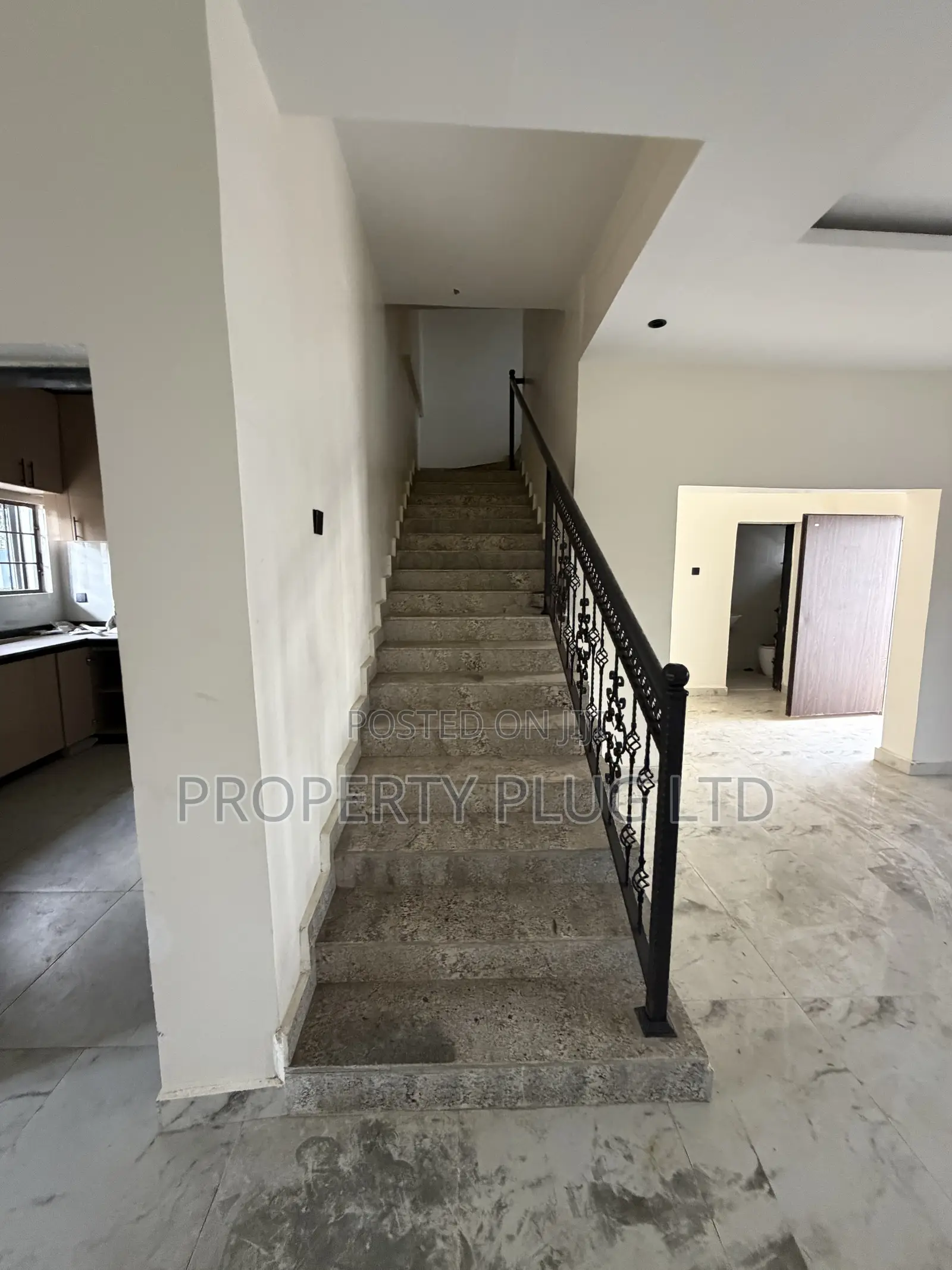 3bdrm Townhouse/Terrace in Idu for sale in Idu