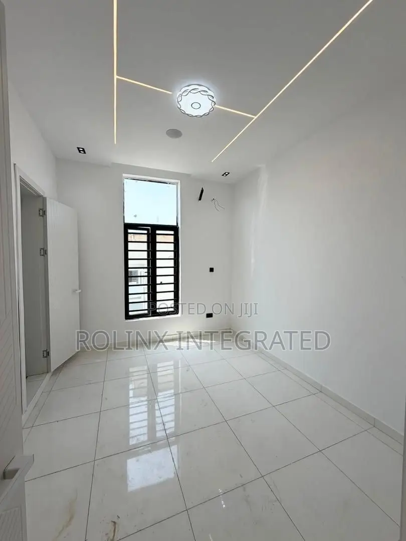 4bdrm Duplex in Ikota Gra for sale in Ikota
