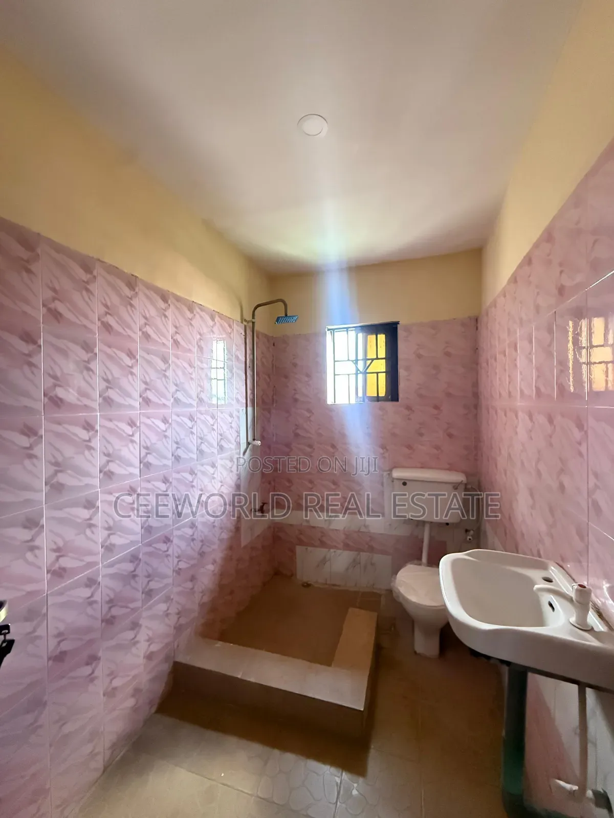2bdrm Apartment in Ayegoro Estate Akobo for rent in Akobo