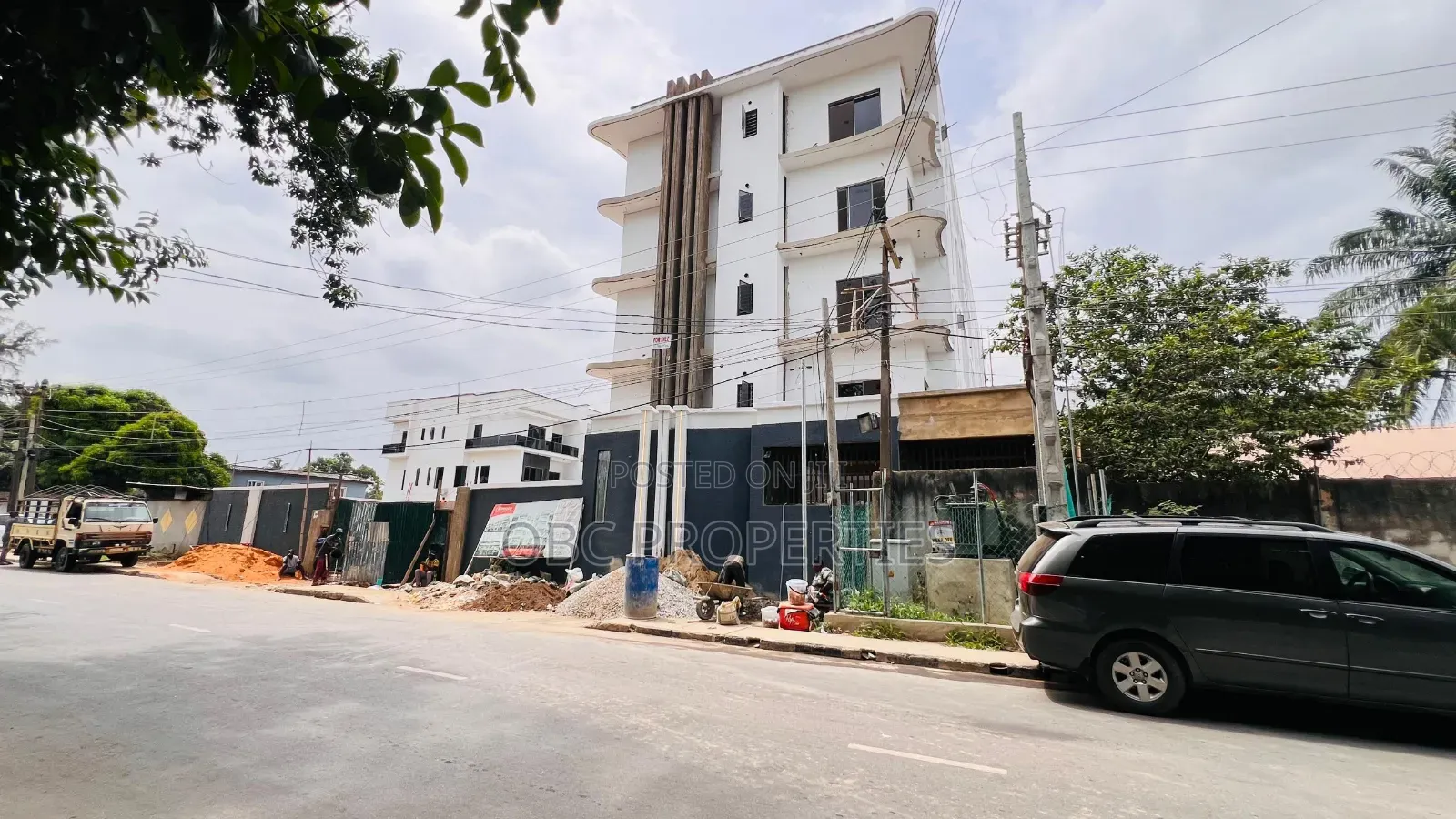 3bdrm Block of Flats in Ikeja GRA for sale in Ikeja GRA