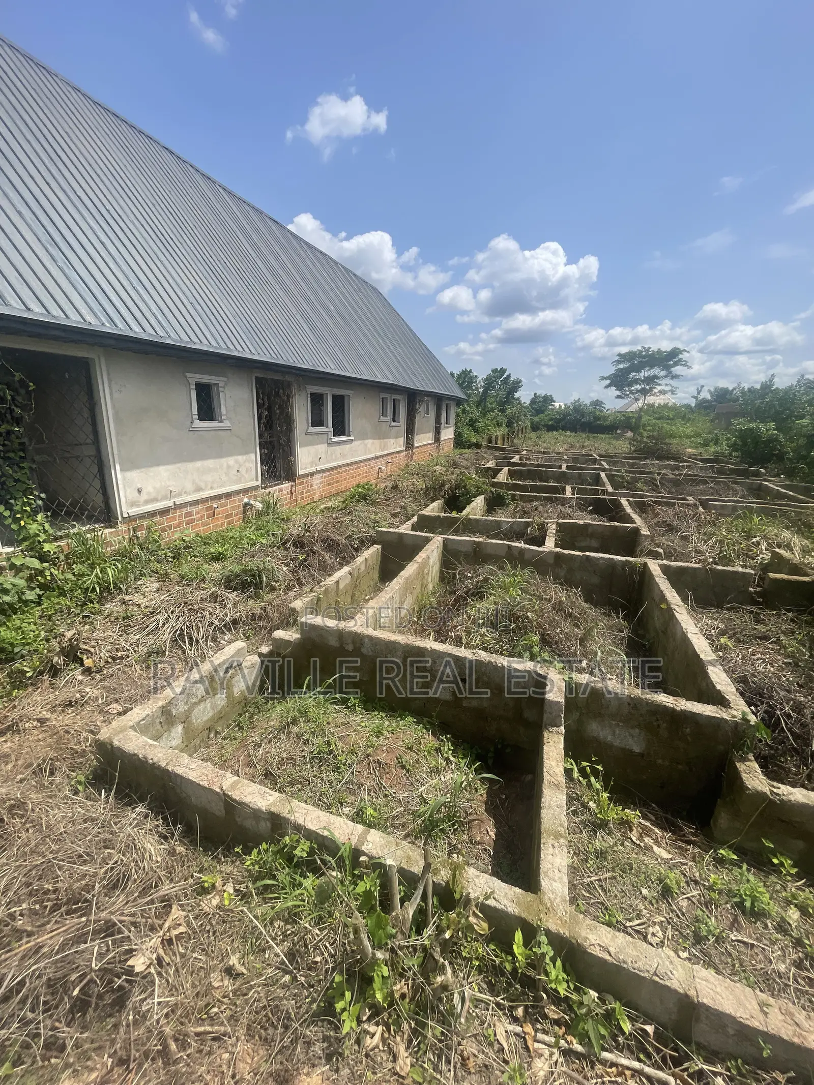 1bdrm Block of Flats in Benin City for sale in Benin City