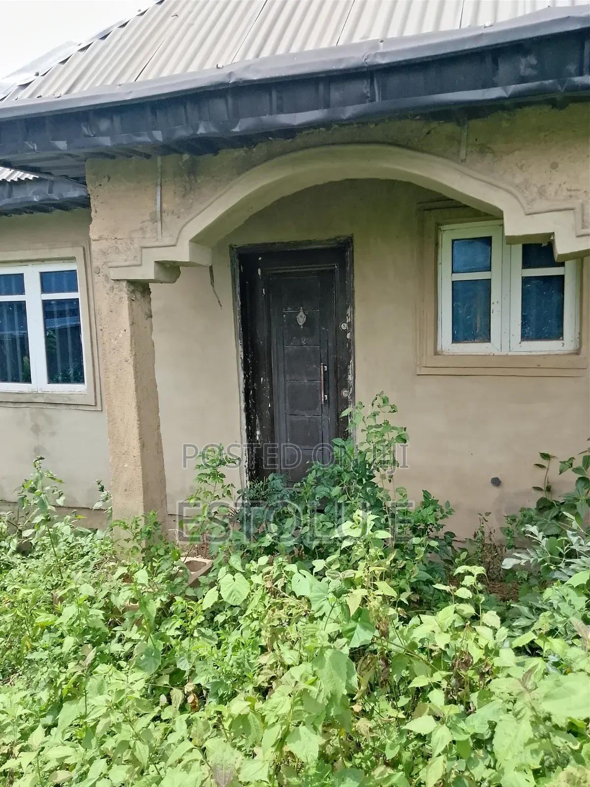 4bdrm Bungalow in G.R.A, Ilesa for sale in Ilesa