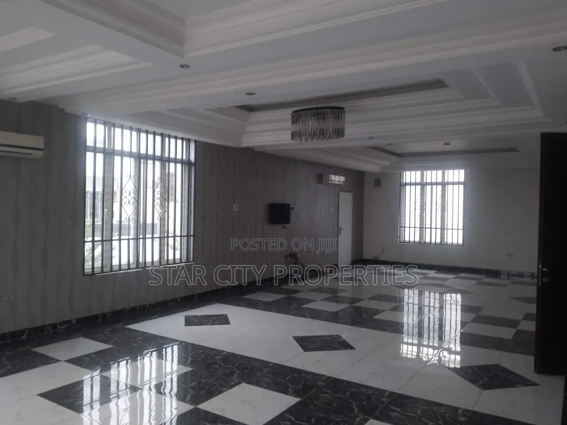 7bdrm Duplex in Ikeja Gra for rent in Ikeja GRA