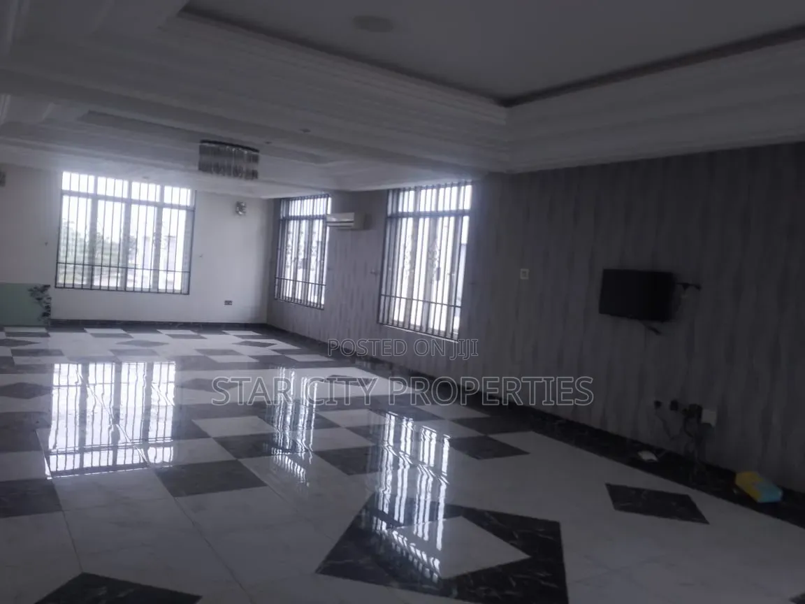 7bdrm Duplex in Ikeja Gra for rent in Ikeja GRA