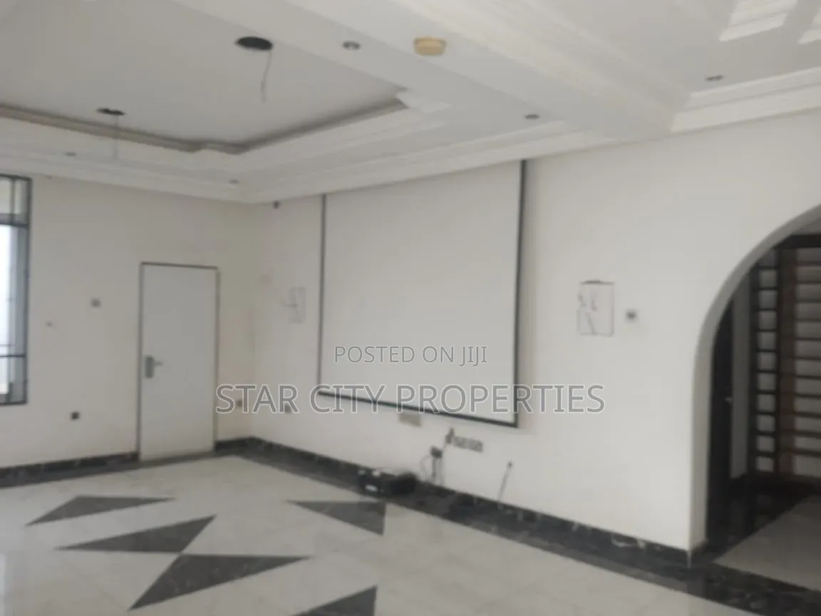 7bdrm Duplex in Ikeja Gra for rent in Ikeja GRA