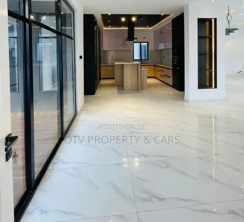 Furnished 5bdrm Duplex in Lekki Phase 2 for sale in Lekki Phase 2