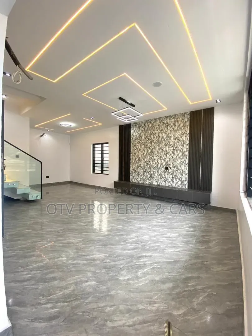 Furnished 4bdrm Duplex in Lekki Phase 2 for sale in Lekki Phase 2