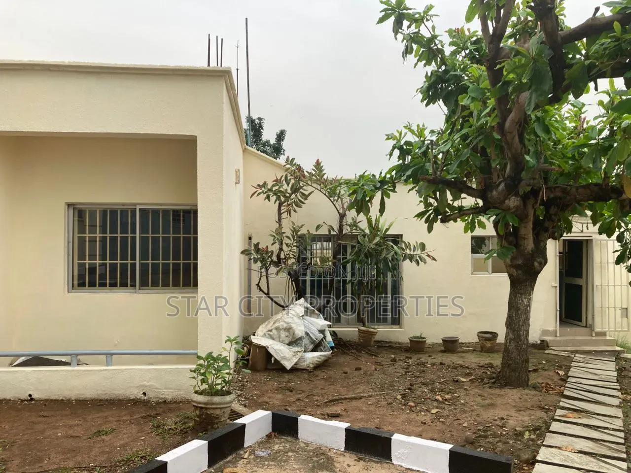 5bdrm Duplex in Mobolaji Bank for rent in Mobolaji Bank Anthony Way