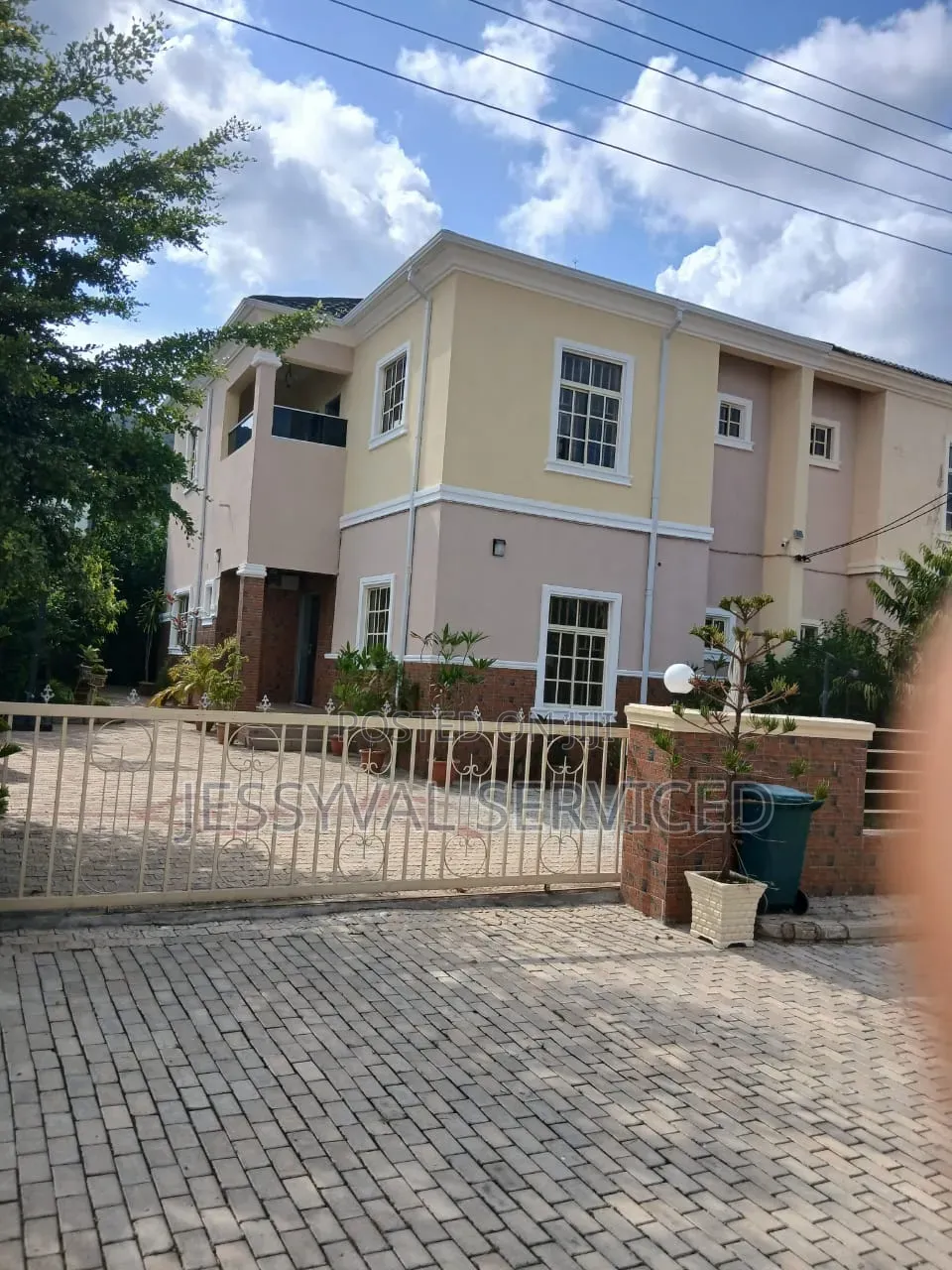 3bdrm Duplex in Karshi for sale in Karshi