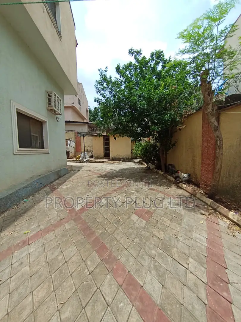 5bdrm Duplex in Gwarinpa for sale in Gwarinpa