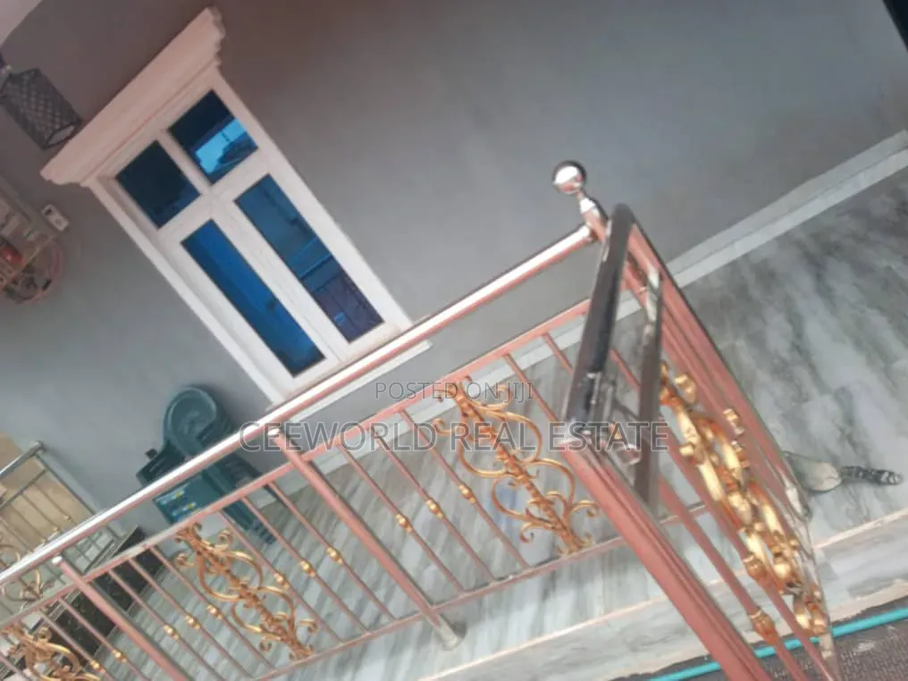 5bdrm Bungalow in Opposite Christ High for rent in Akala Express
