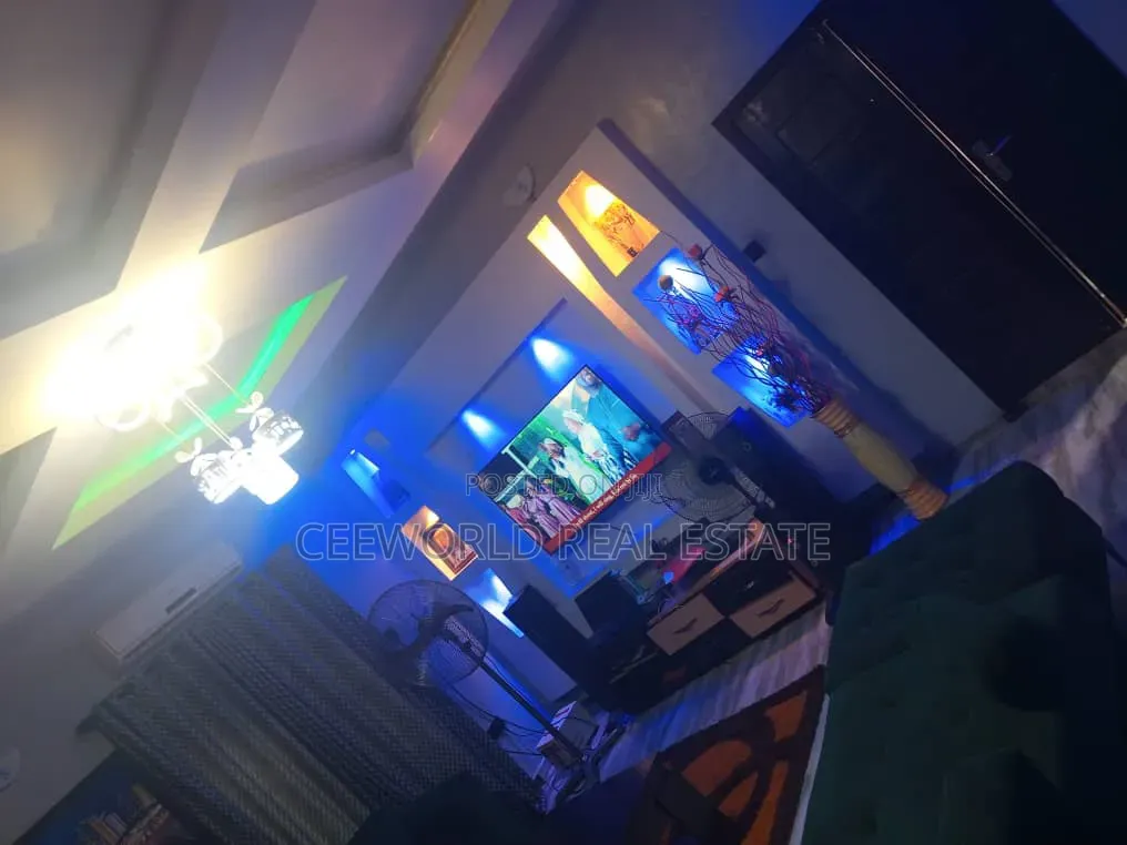 5bdrm Bungalow in Opposite Christ High for rent in Akala Express