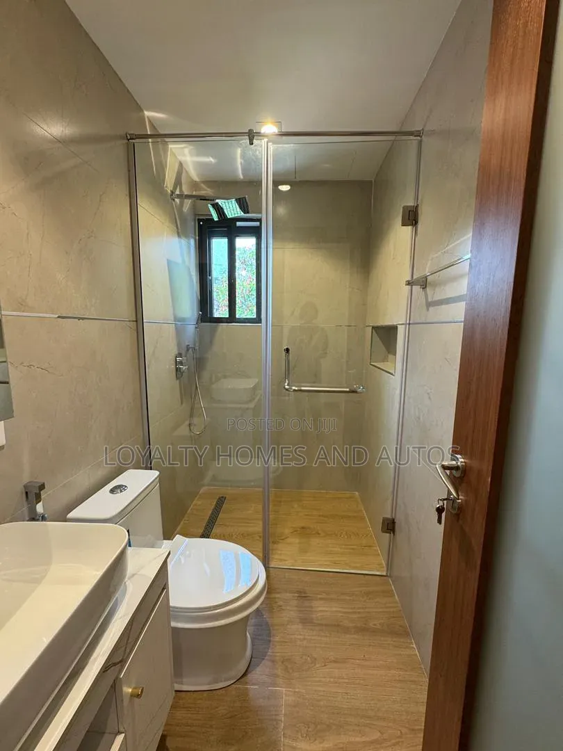 5bdrm Duplex in Banana Island for sale in Banana Island