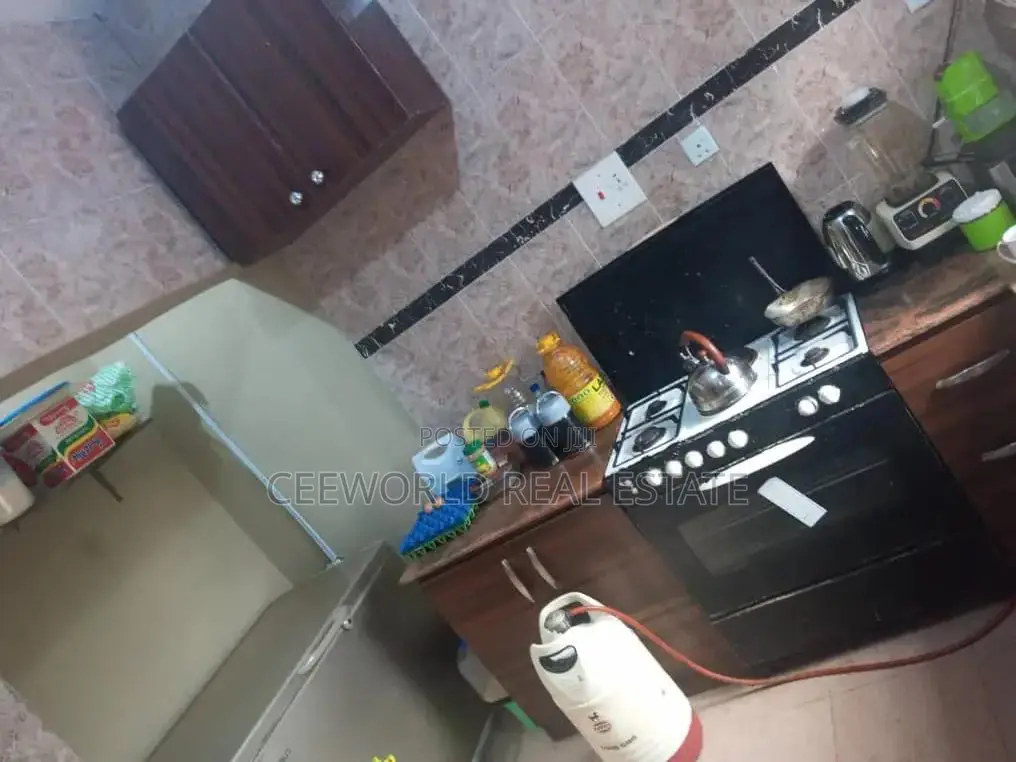 5bdrm Bungalow in Opposite Christ High for rent in Akala Express