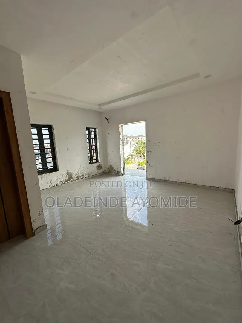 Mini Flat in Megamound Ikota for rent in Ikota