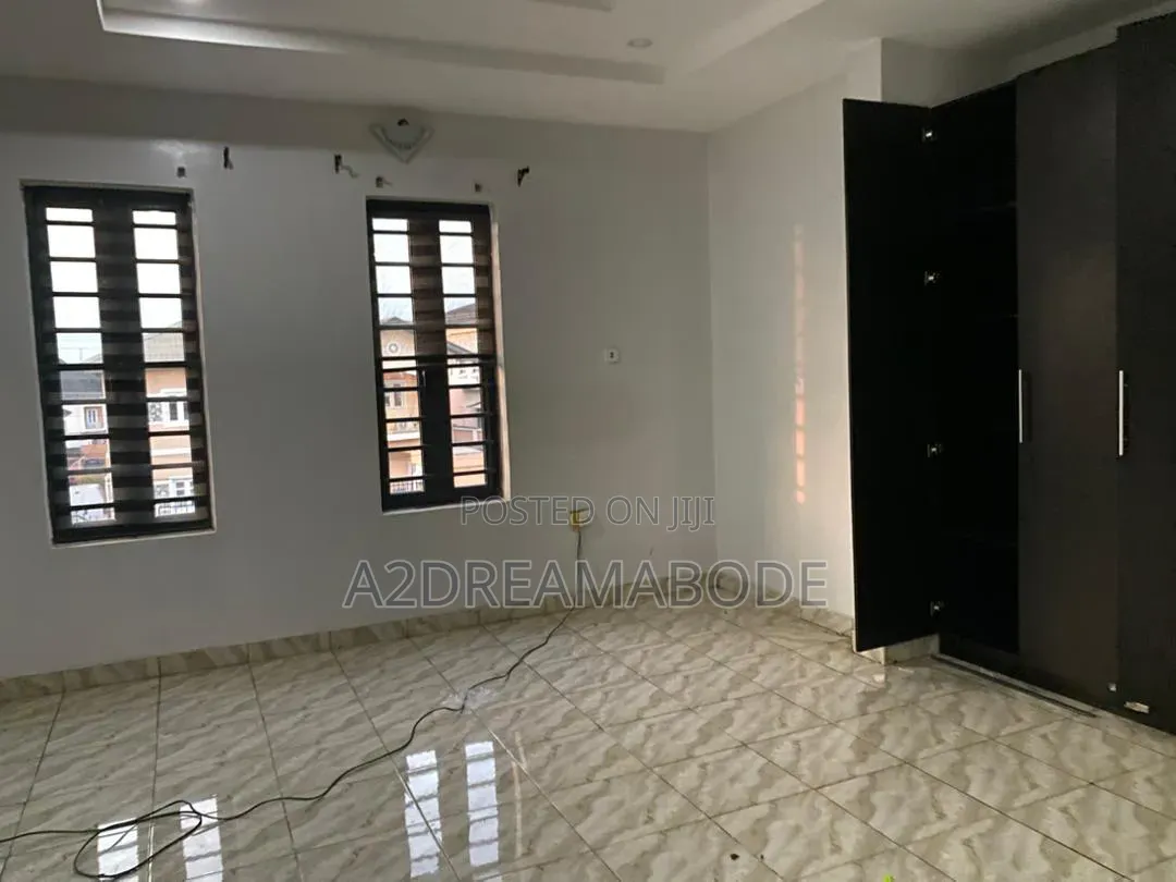 4bdrm Duplex in Magodo Phase 1 for rent in GRA Phase 1