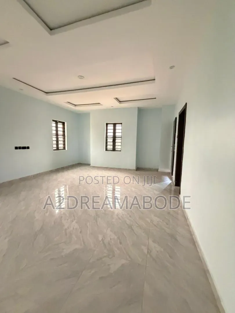5bdrm Duplex in Magodo Phase 1 for sale in GRA Phase 1