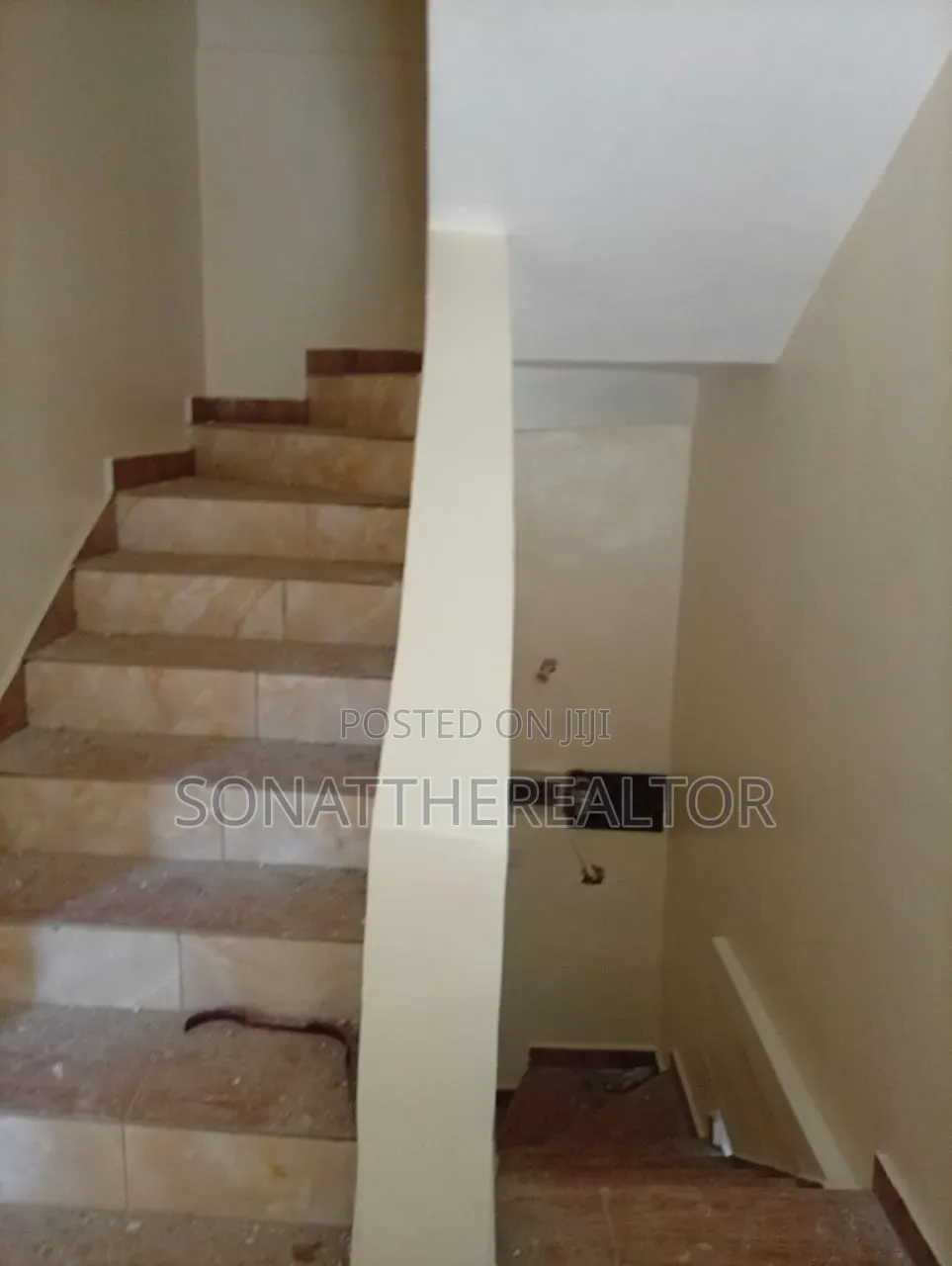 3bdrm Duplex in Akala Express for rent in Akala Express