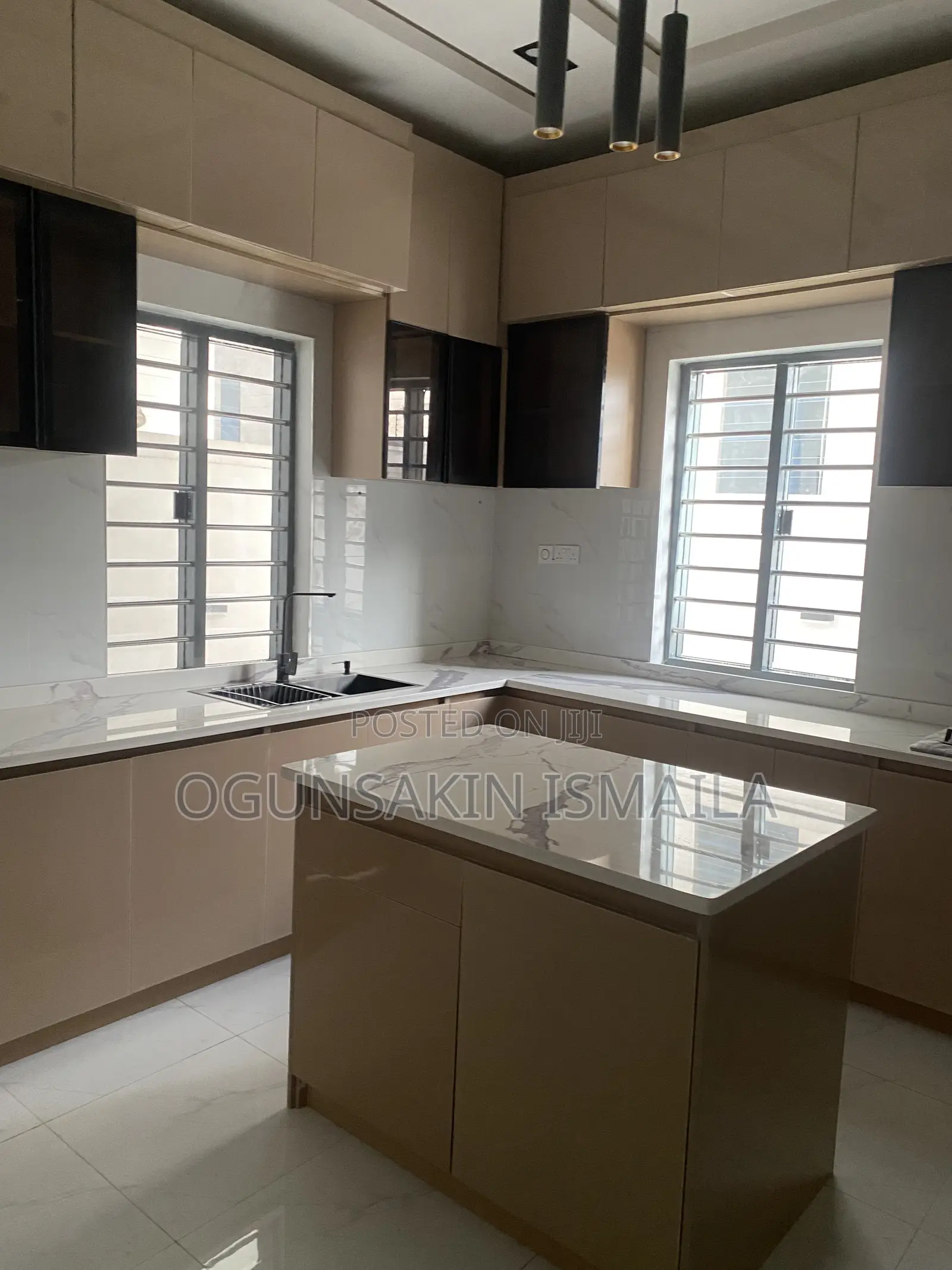 5bdrm Duplex in Omole Estate for sale in Omole Phase 1