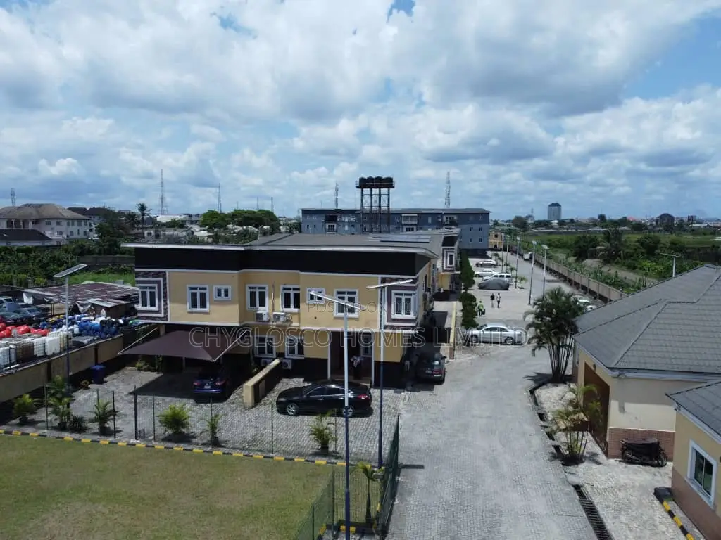 2 Bedroom Apartment In Gra Phase 3 in GRA Phase 3 / Port-Harcourt