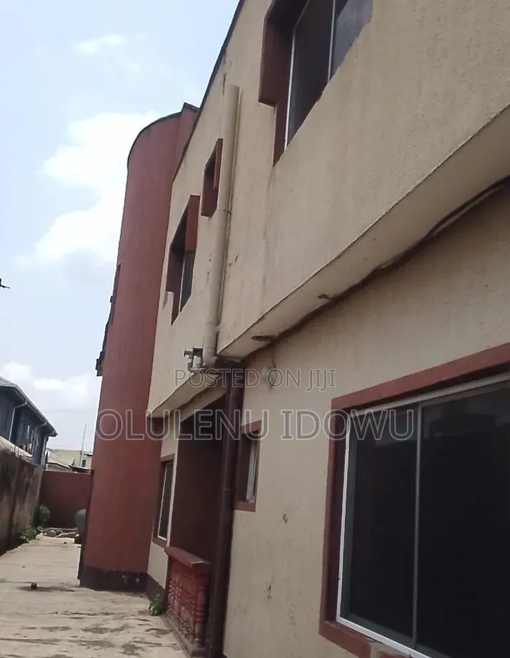 Furnished 3bdrm Block of Flats in Ejigbo / Ejigbo for sale in Ejigbo / Ejigbo