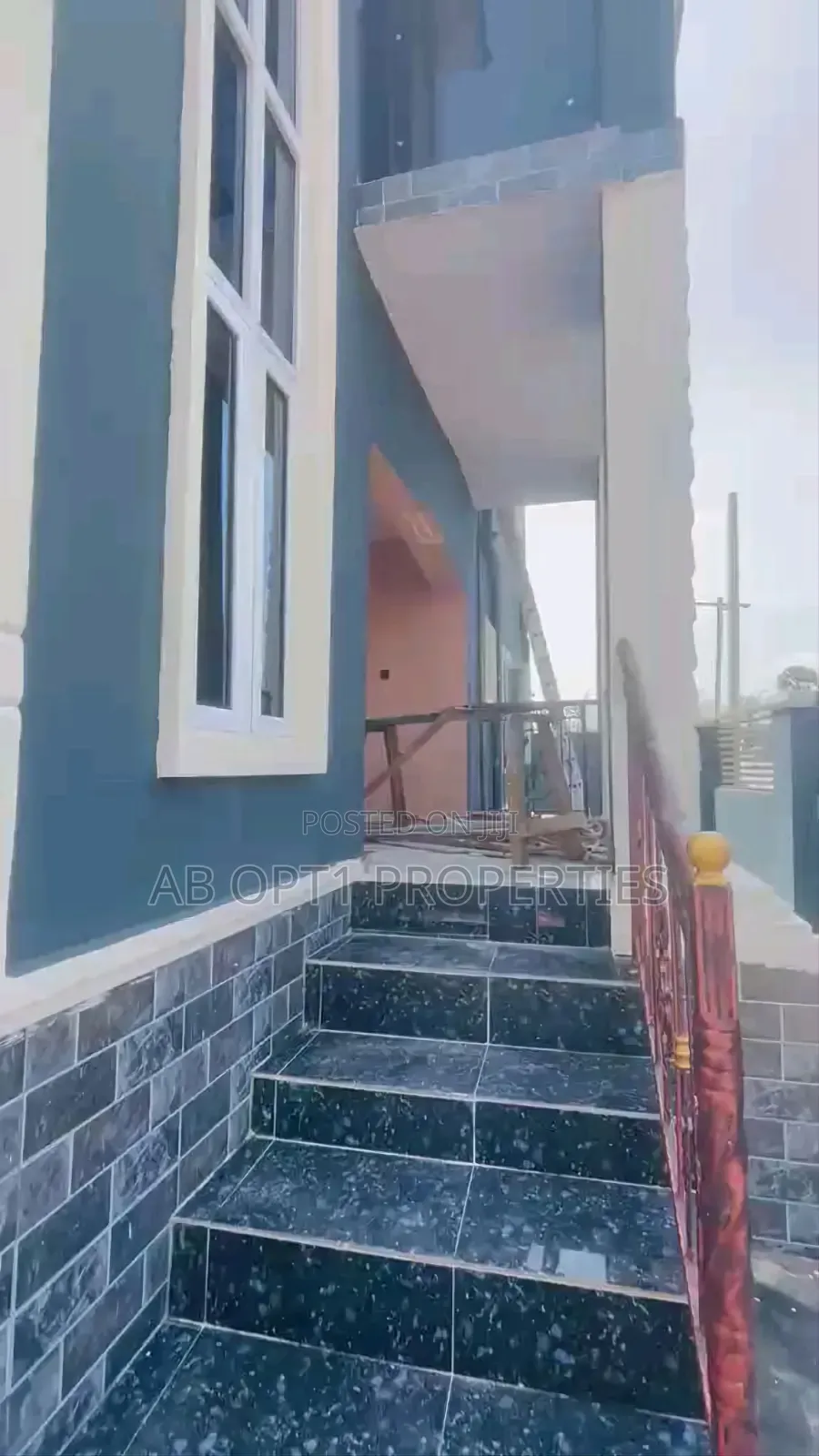 3bdrm Block of Flats in Irhirhi, Airport Rd, Benin City for rent in Benin City