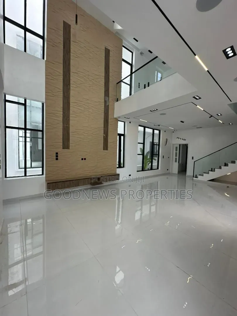 5bdrm Duplex in Osapa London for sale in Osapa london