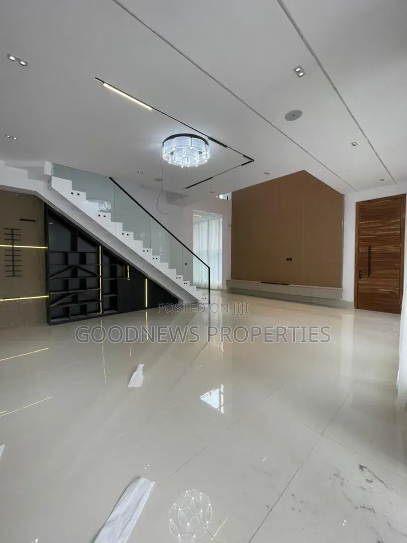 5bdrm Duplex in Vgc Lekki Lagos for sale in VGC / Ajah