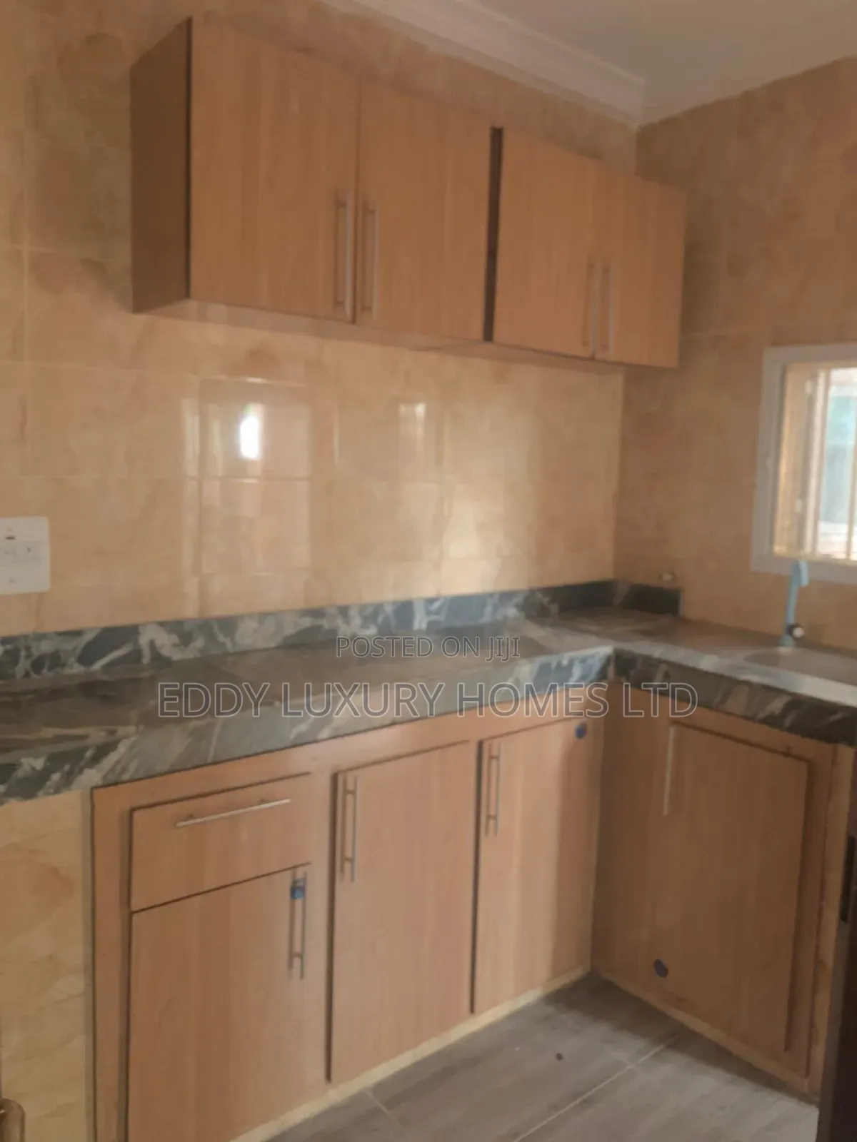 6bdrm Bungalow in Shelter Afrique, Uyo for sale in Uyo