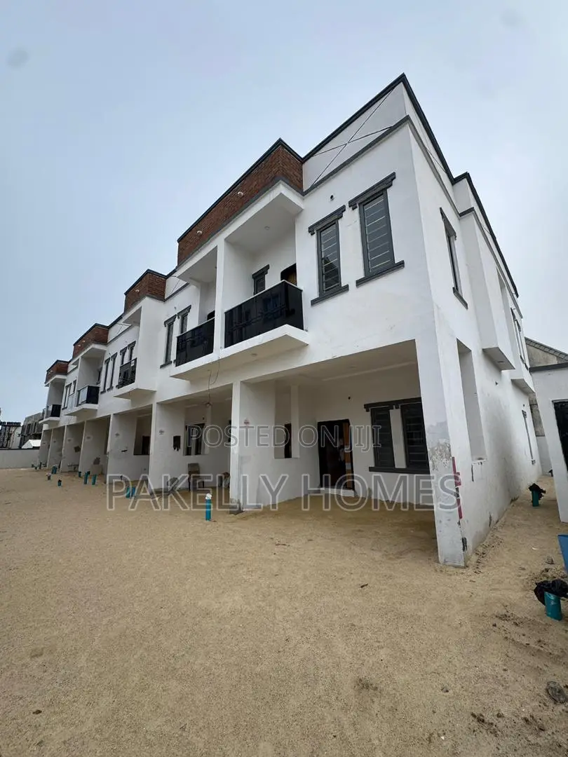 3bdrm Duplex in Ikota for sale in Ikota