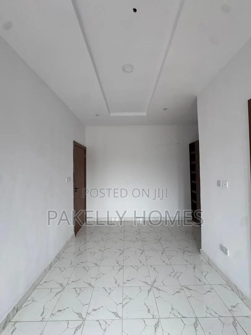 3bdrm Duplex in Ikota for sale in Ikota