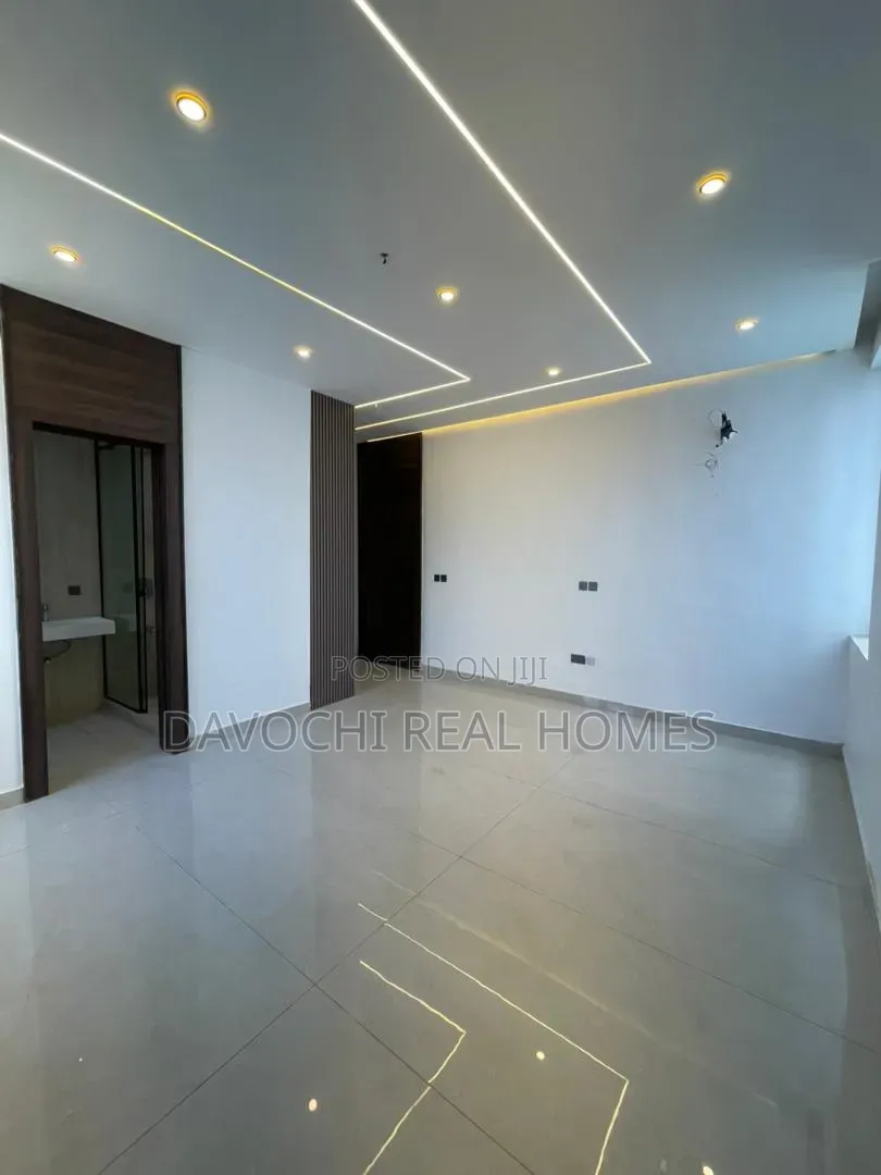 6bdrm Duplex in Lekki Phase 1 for sale in Lekki Phase 1