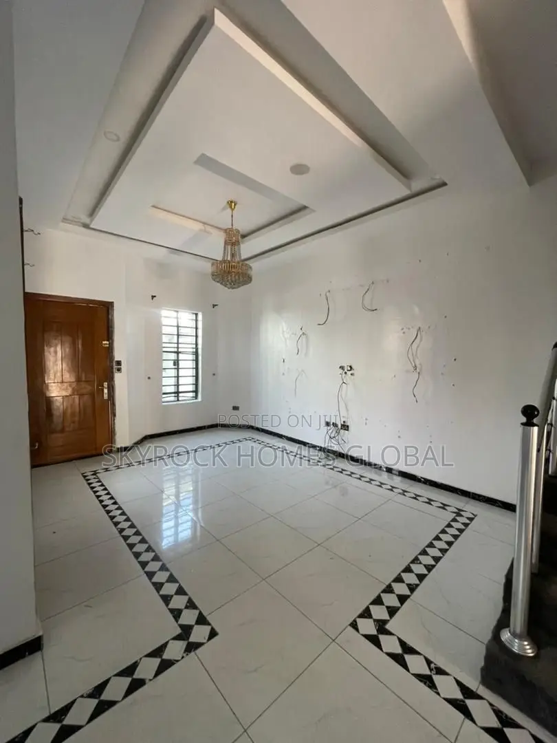 4bdrm Duplex in Osapa london for sale in Osapa london