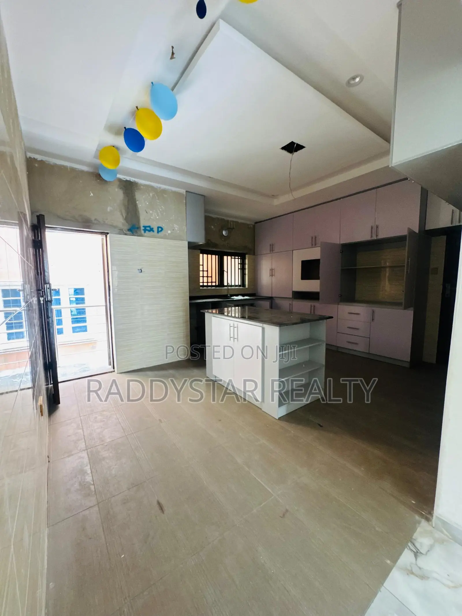 2bdrm Apartment in Surulere for sale in Surulere