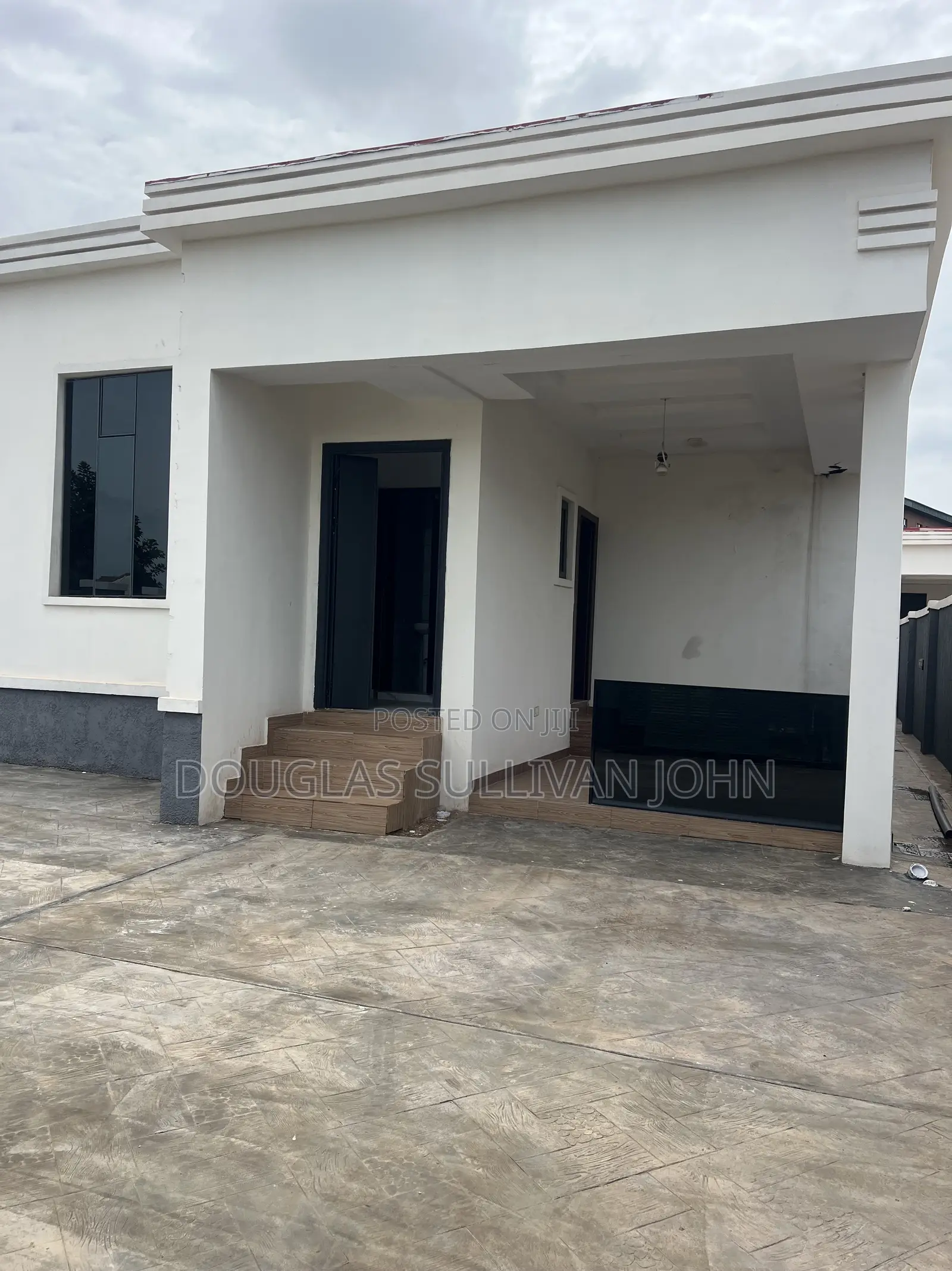 4bdrm Bungalow in Anamco Airport Road, Enugu for sale in Enugu