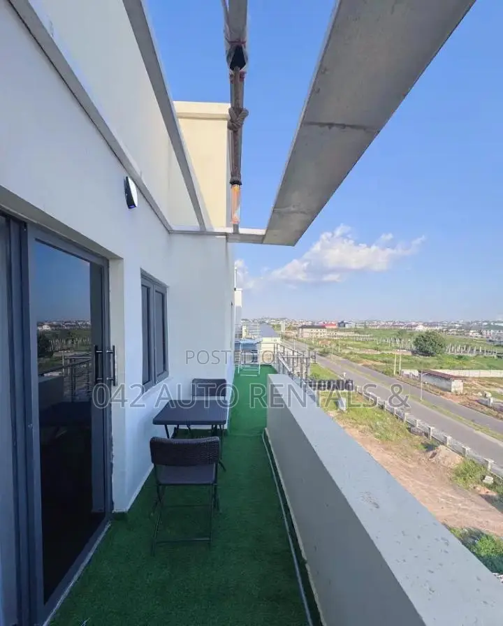 2 Bedroom Smart Apartment With Alexa, Ps5, Snooker, Elevator Tennis in Central Business District