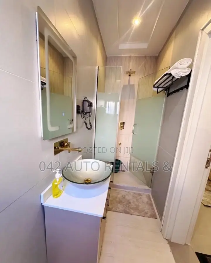 2 Bedroom Smart Apartment With Alexa, Ps5, Snooker, Elevator Tennis in Central Business District
