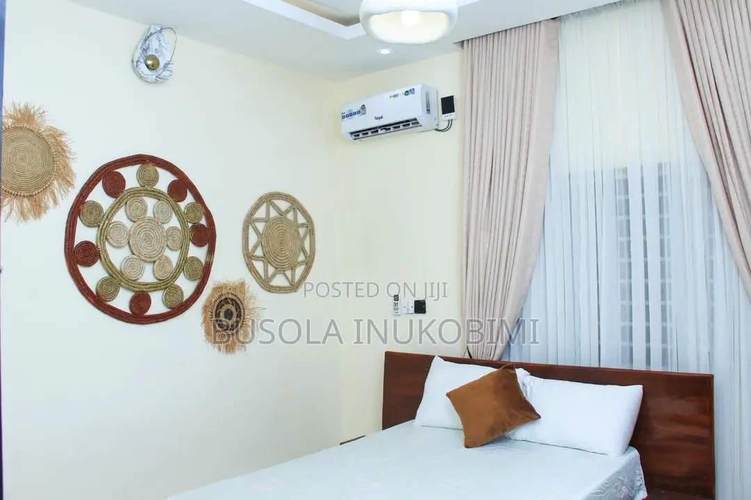 Beautifully Furnished 3 Bedroom Service Apartment in Victoria Island Extension
