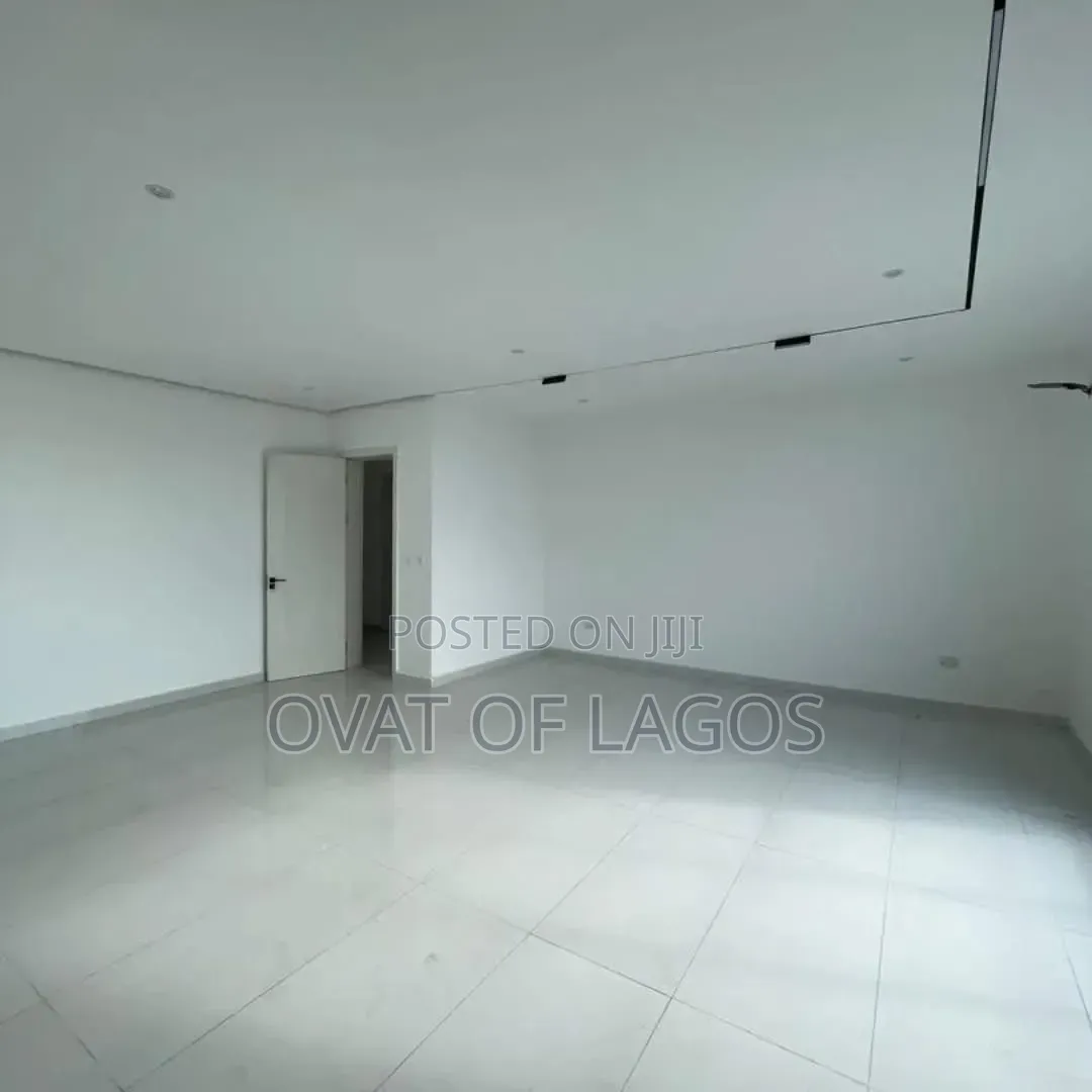 4bdrm Duplex in Ikate for sale in Ikate