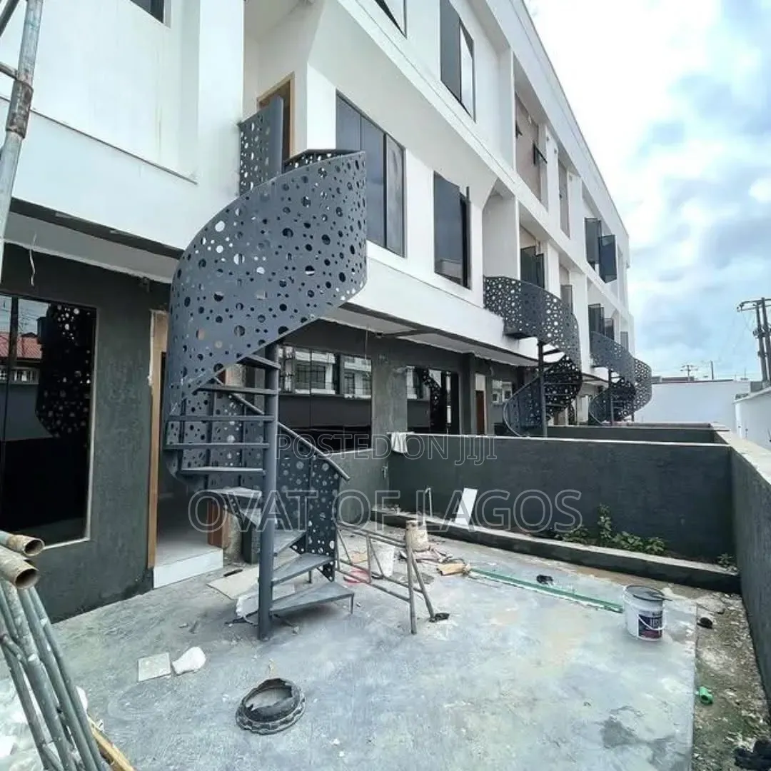4bdrm Duplex in Lekki Phase 1 for sale in Lekki Phase 1