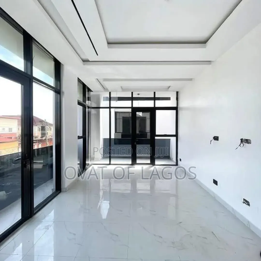4bdrm Duplex in Lekki Phase 1 for sale in Lekki Phase 1