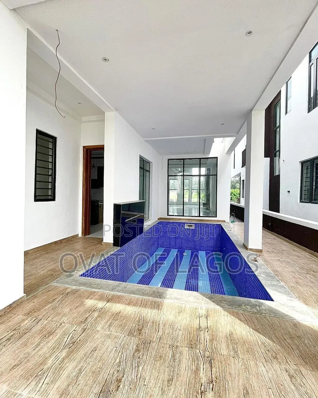 5bdrm Duplex in Megamound, Ikota for sale in Ikota