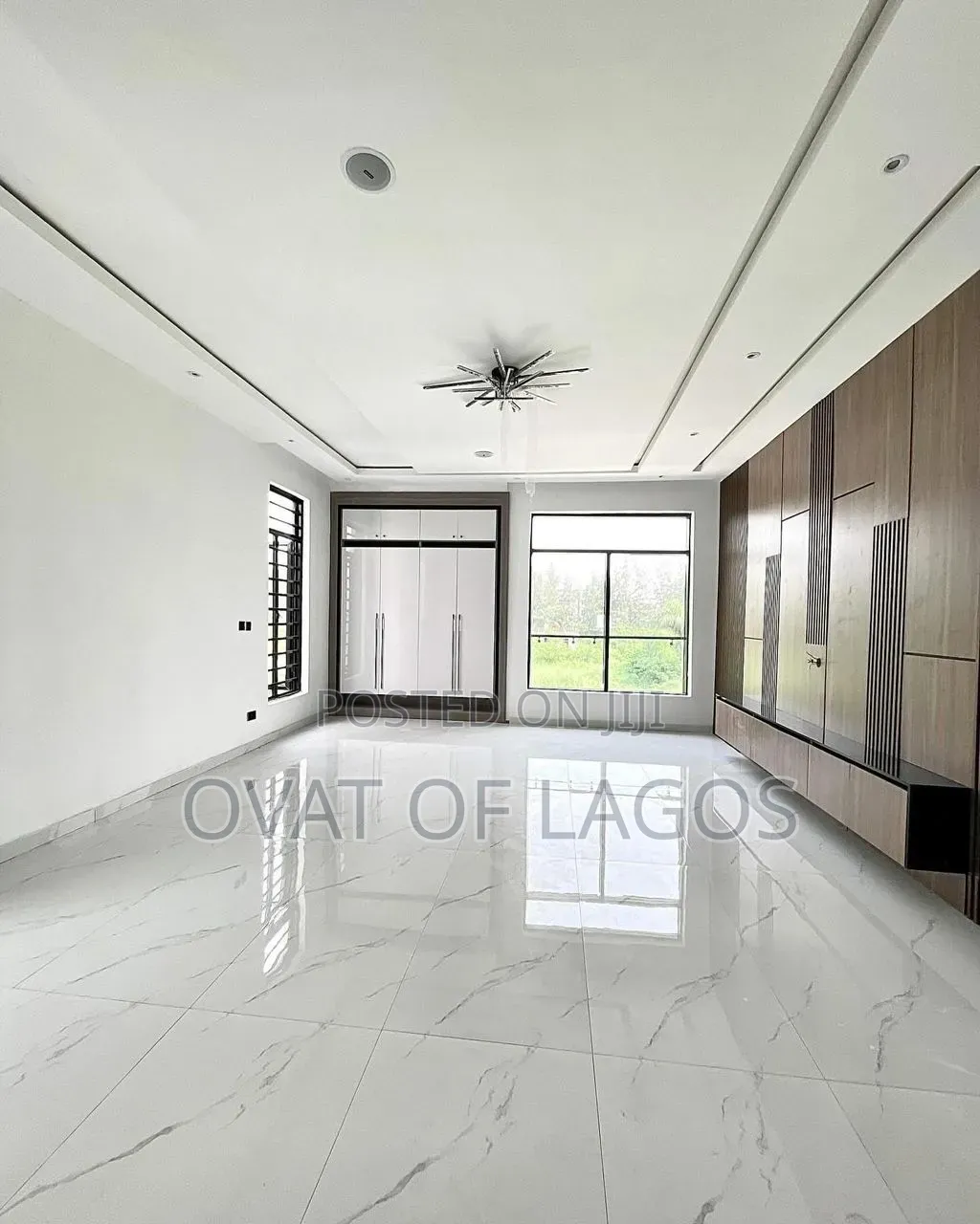 5bdrm Duplex in Megamound, Ikota for sale in Ikota