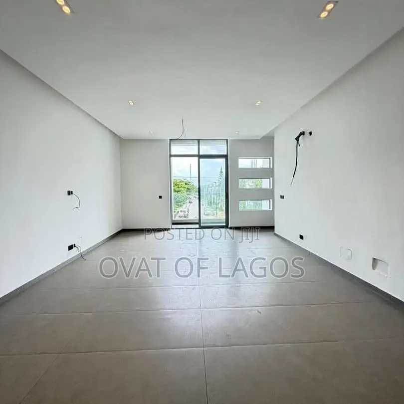 3bdrm Duplex in Lekki Phase 1 for sale in Lekki Phase 1
