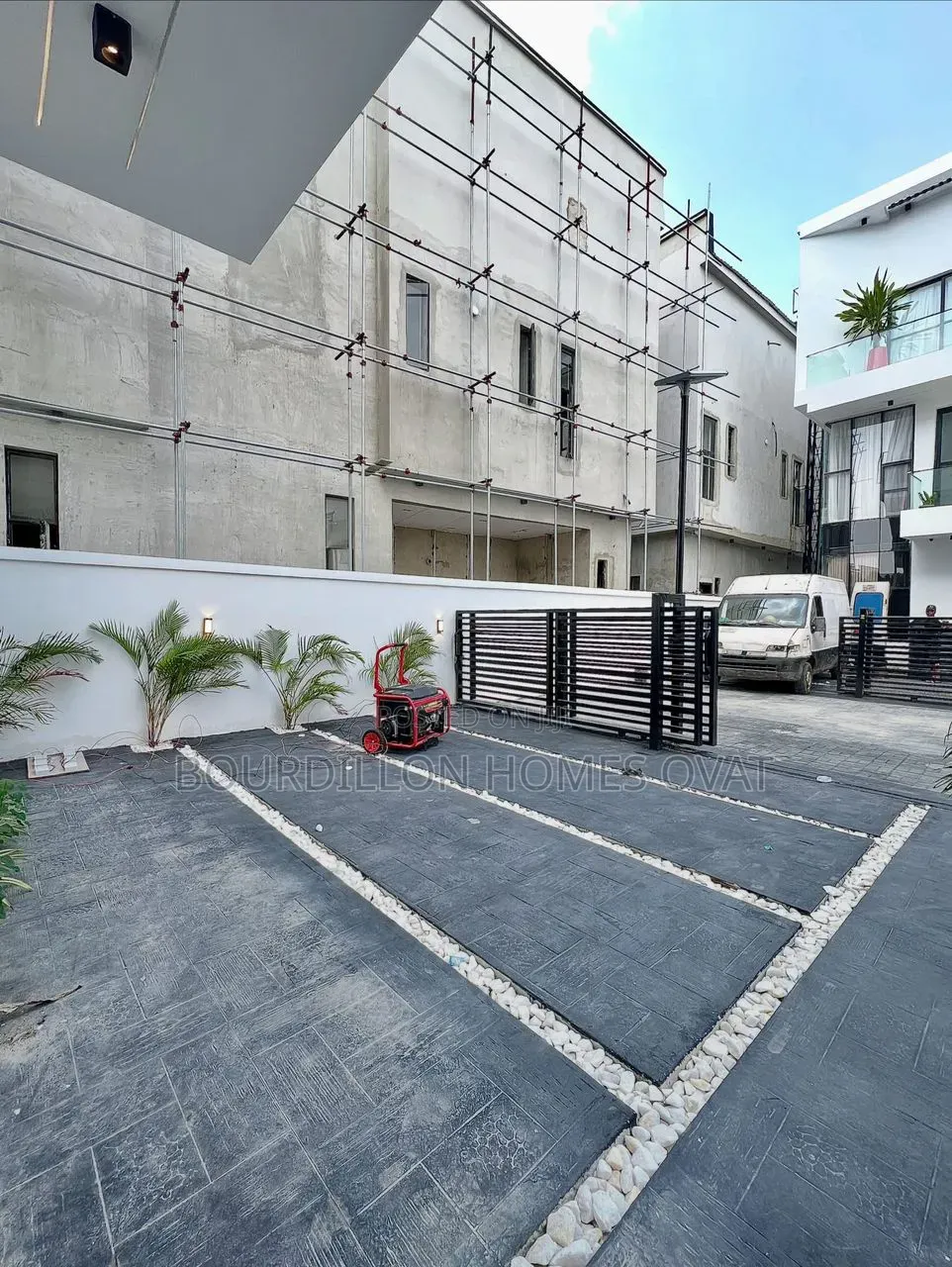 Luxury 4-bedroom Semi-detached Duplex With Bq in Lekki