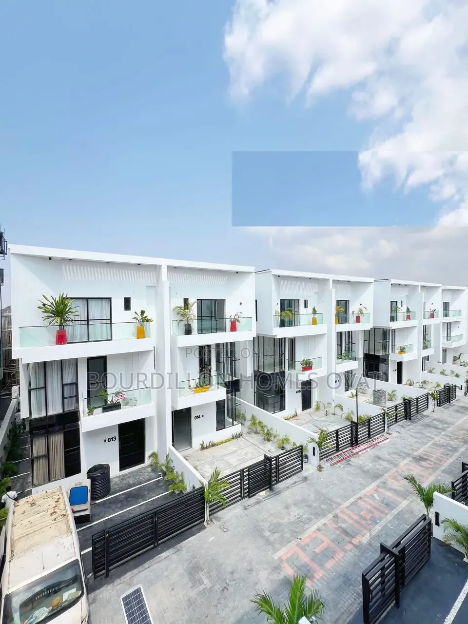Luxury 4-bedroom Semi-detached Duplex With Bq in Lekki